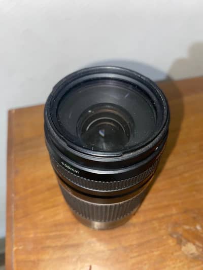 CANON Z0OM LENS EF 75-300mm 1:4-5.6  75-300mm B1.5m/4.9ft