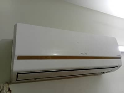 Hitachi DC Inverter AC 1.5 Ton Outer with 1 Ton Inner.