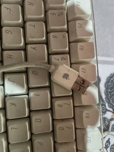 100% original apple keyboard