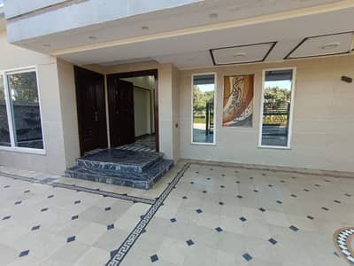10 Marla House Lower Portion for Rent in Bahria Town Lahore