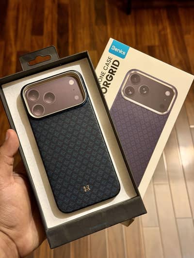 Iphone 17 Pro max Benks Case Armor Grid