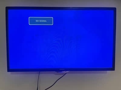 Used 32-inch LED TV – Good Working Condition | Original Box Include