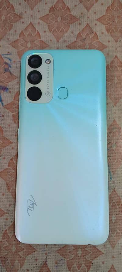 itel vision 3 9/10 condition with box and charger