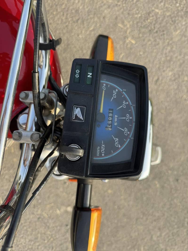 ہونڈا سیڑھی 70 ریڈ کلر 2