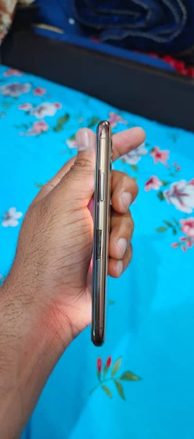 I Phone 11 pro 64GB Dual PTA Approved for sale