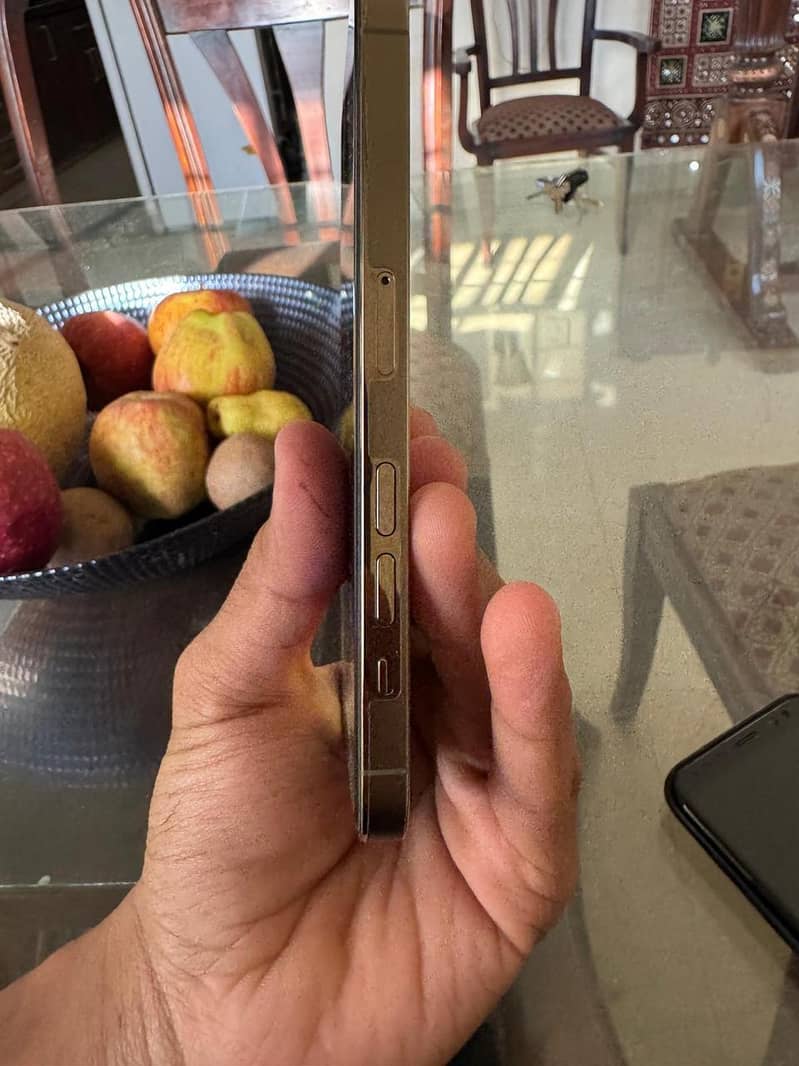 iphone 14 pro 4