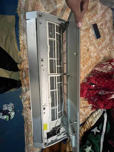 Gree AC urgent for sale All okay hya