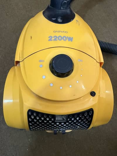 Daewoo vacuum cleaner 2200W