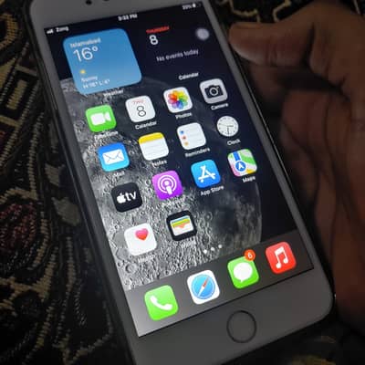 Apple iPhone 8 Plus display