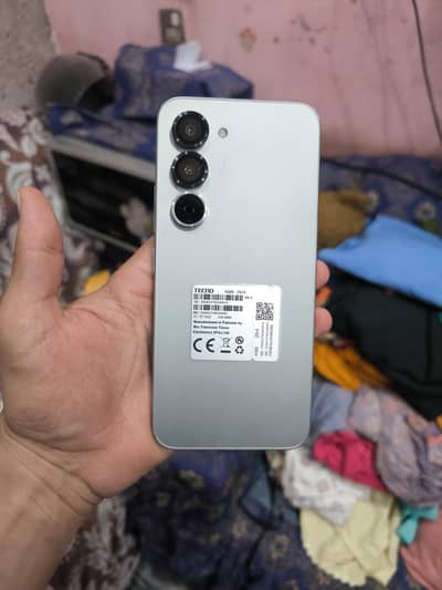 Spark 40 pro 8+8/256