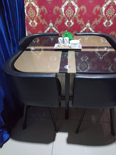 smart table with chairs.