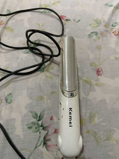 Hair straightener