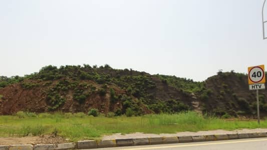 Bahria Town Phase 8 - Sector E-1 Residential Plot Sized 6 Marla Is Available