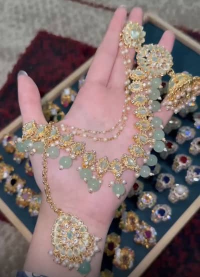 Necklace and earrings set very beautiful