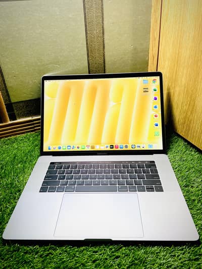 Apple MacBook Pro 2019(15.4) i9 32/1TB+4GB Dedicated GPU