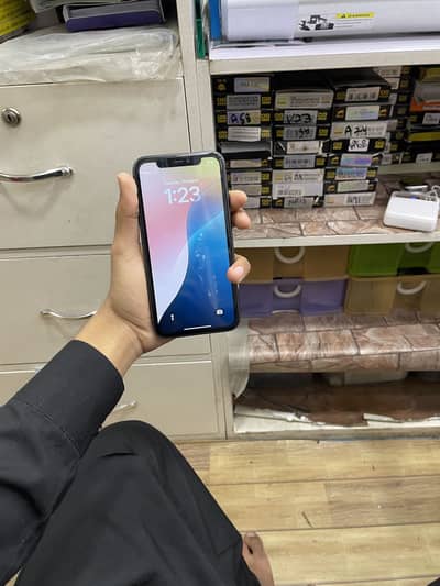 iPhone 11 batter 80 10 by 9 Face ID of