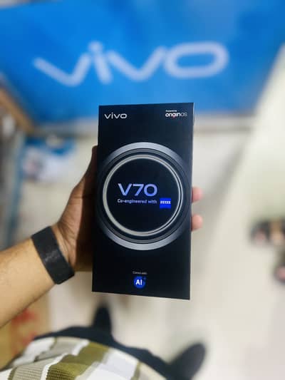 Vivo V70 12/512