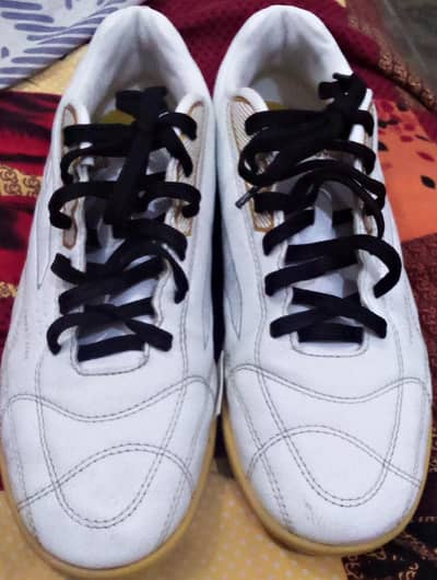 Joma indoor soccer shoes- Size( EU 42 / US 9) lightweight & Durable