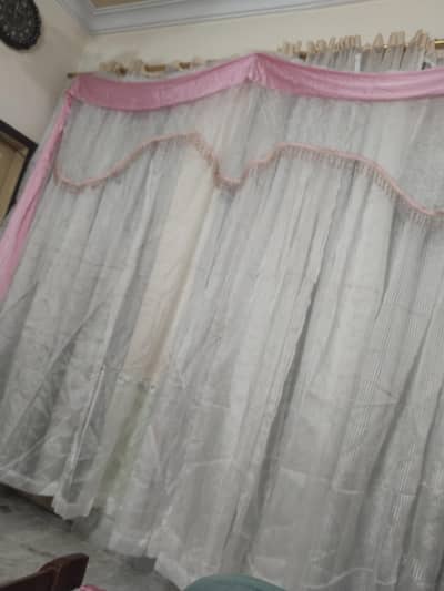 4 Curtains With jaler and Pillows