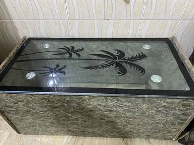 Centre table with great glass quality