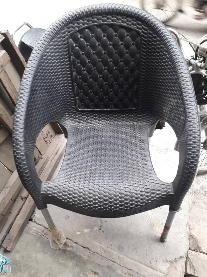 plastic chair 1