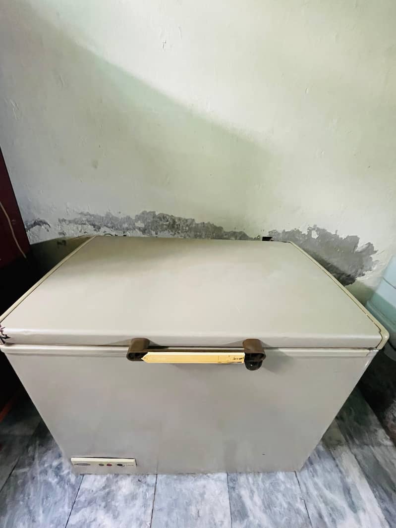 waves deep freezer 4