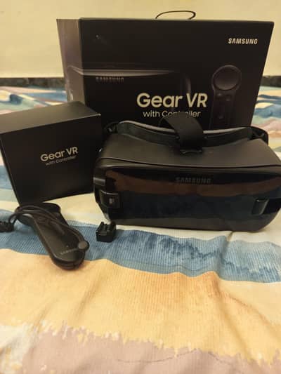 VR Headset – Like New with All Accessories