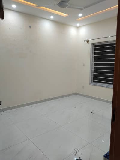 House available for rent prime location