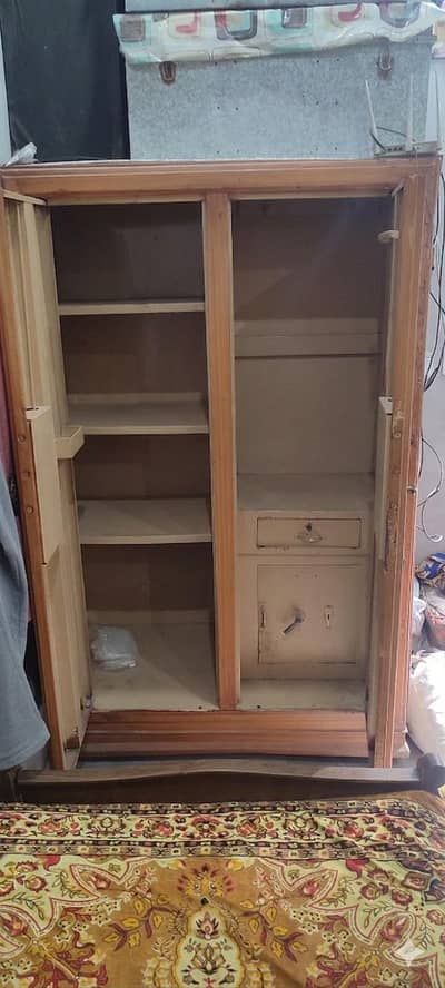 iron safe (tajori wali) double door almari /For Urgent Sale.