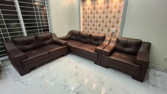 3 peice sofa please lelo koi