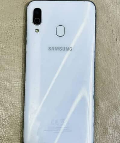 Samsung Galaxy A30