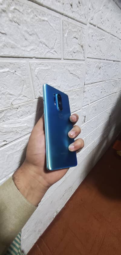 one plus 8 pro. 5G. total original