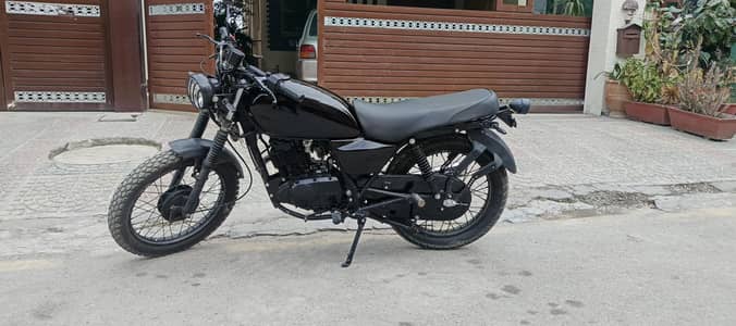 Suzuki 150 cafe racer style