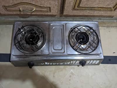 Stove for sale in good condition. for sui gas