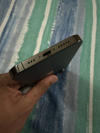 iphone 12 Pro - Geninue 95% BH - Scratchless New Condition