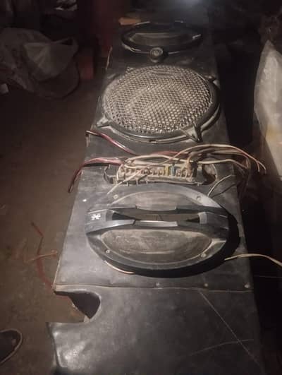 Car Amplifier with woofer and speakers