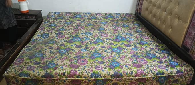 Wooden  Singhar Mirror Sheesha, Almari for Kitchen Items and Mattress