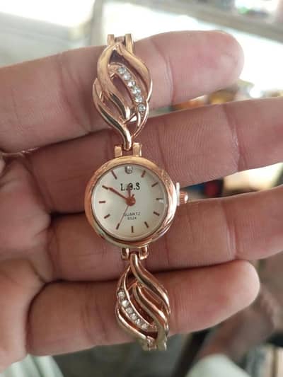 Women's chic everyday Design that Upgrades any Outfits Watch 1