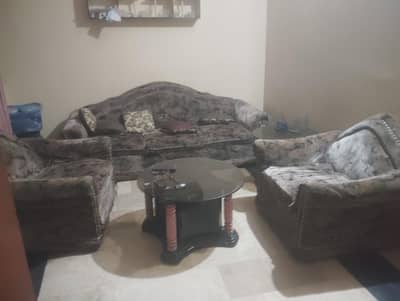 5 seater sofa sale plus table  cutiann