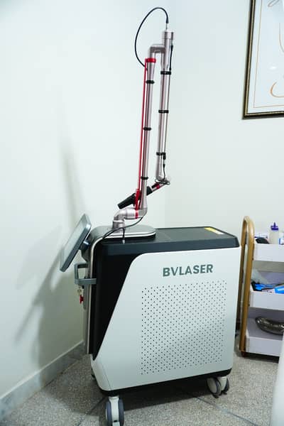 Vertical Pico Laser with Korean Articulated Arm