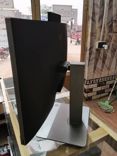 Title: Hp 800 G3 Core i7 Touch All-in-One PC  H