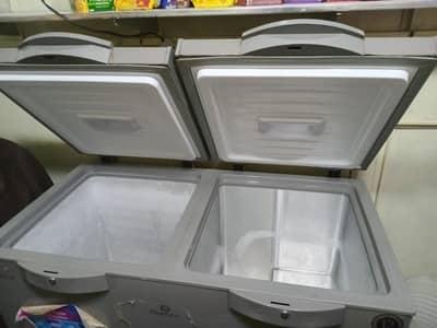 Double door dawlance freezer