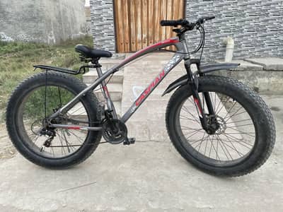 Caspian 900 Fat Bike 10/10 Condition Wide Tires for Off-Roading