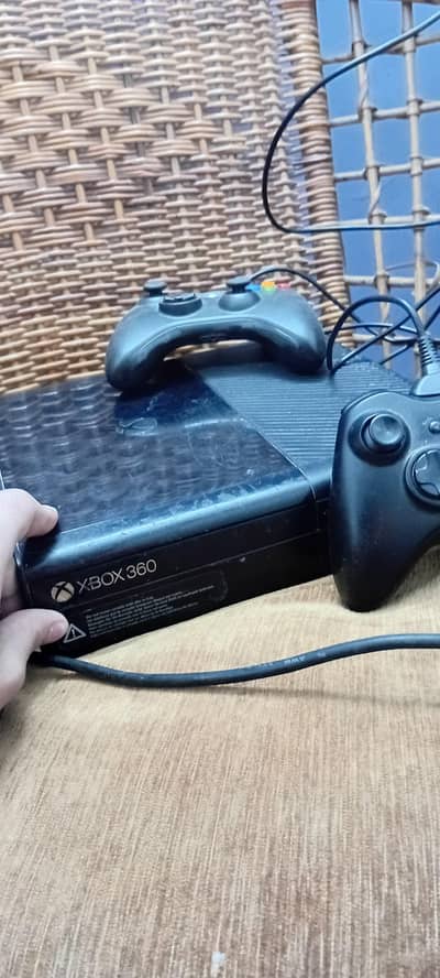 xbox 360 E (Ultra slim)