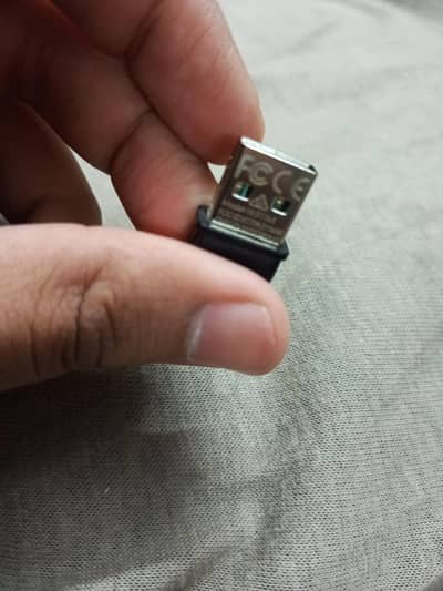 i am selling my wifi dongle brand tenda no any fault just 2 weeks use