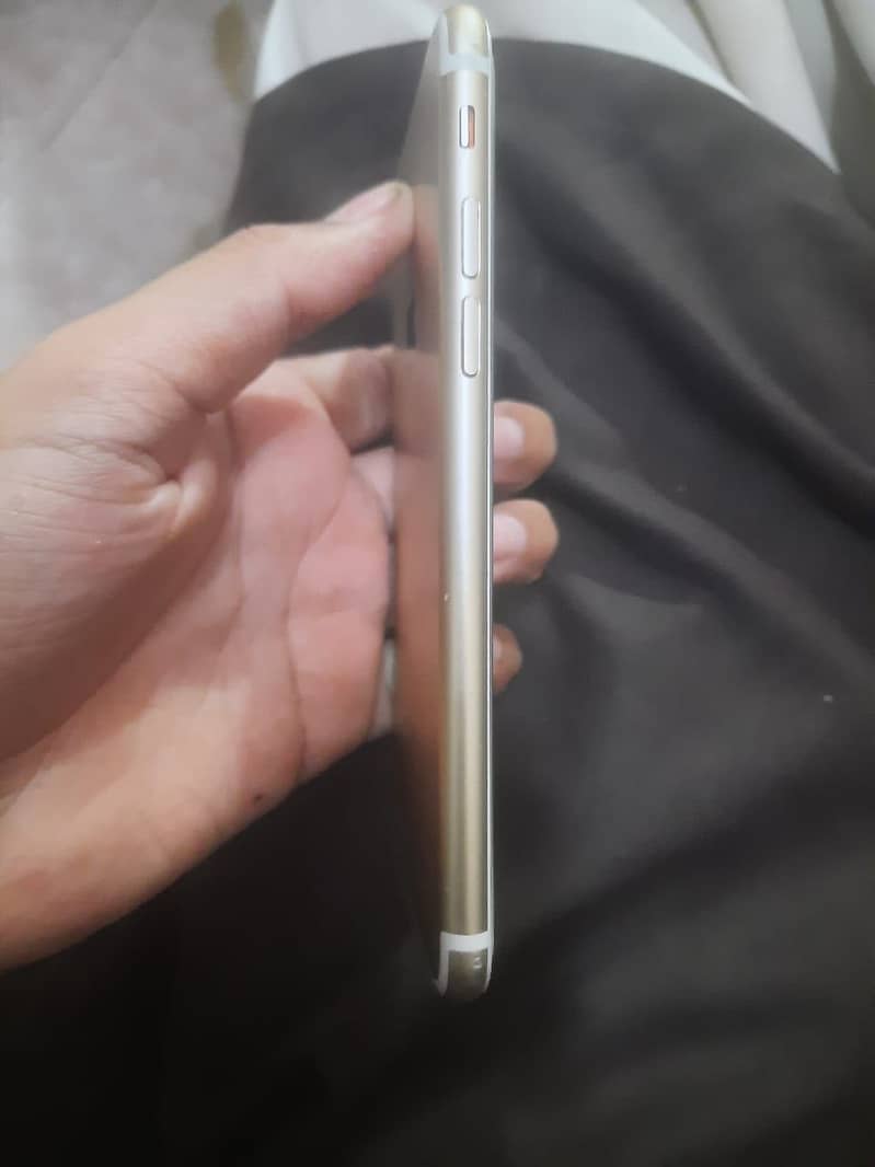 iPhone 7 3