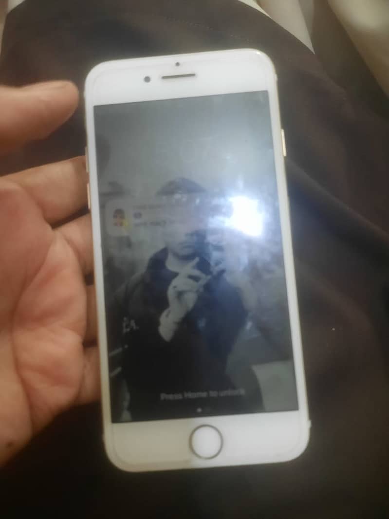 iPhone 7 4