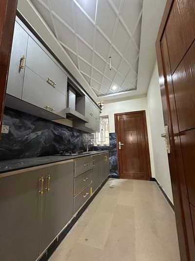 G-13 Islamabad 4 Marla Full House Available for Rent 125k 5 Bedrooms with Attached Bathrooms 2 Kitchens Car Parking Available Gas Meter Common Electric Meter Common Water Supply & Bore Working Contact: 0331-9436659