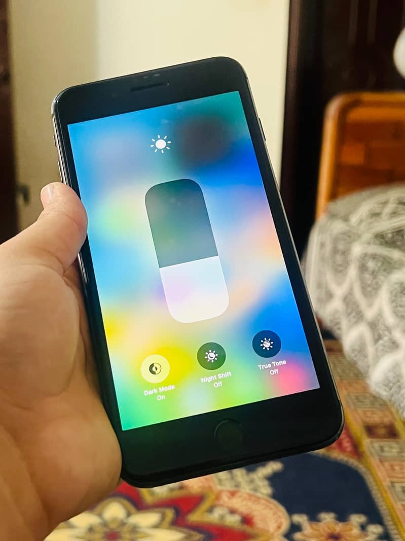 Apple iPhone 8 Plus 0