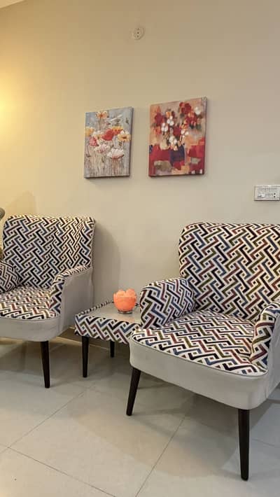 Room chairs and coffee table